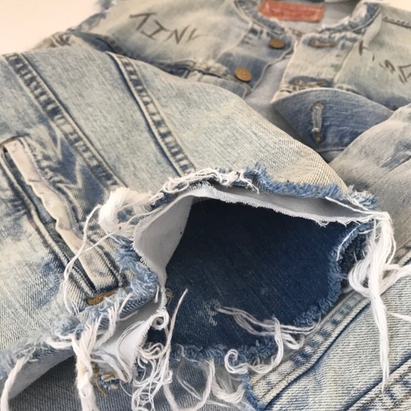 Vintage Up-Cycled Levi’s Distressed Vest Sz XL - Picture 4 of 4